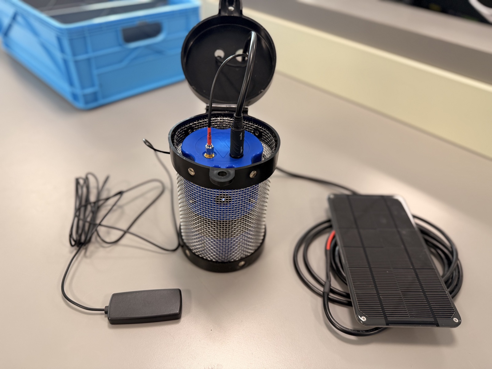 Antenna and power cable connected to the top of the Lume